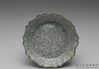 图片[3]-Peony-rimmed brush washer with moon-white glaze, Ge ware, Southern Song to Yuan dynasty (1127-1368)-China Archive